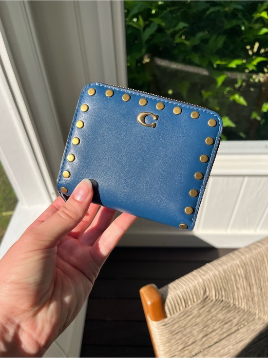 Coach Handbags - Coach Billfold Wallet With Rivets